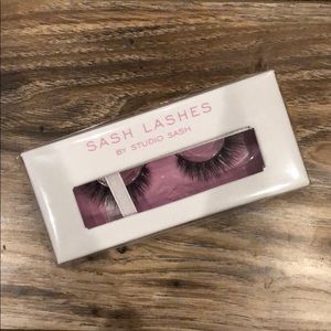 100% Cruelty-Free Mink Lashes (Gigi Style)
